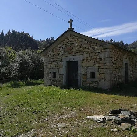 Abrigo Andorinhas בית הארחה